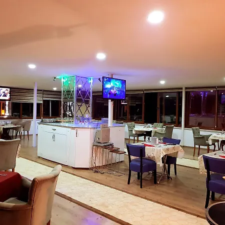 Hotel Oezhayat 3*